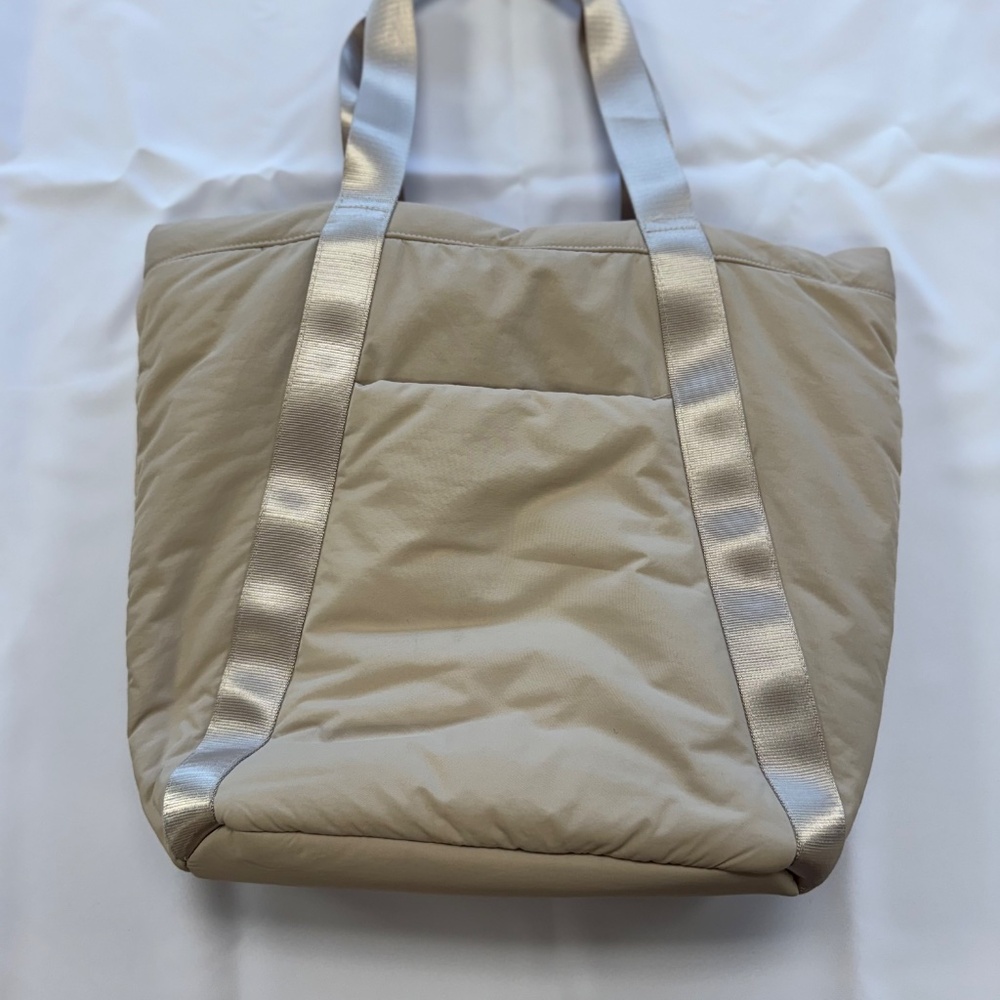 Vuori All Around Tote - Picture 3 of 6